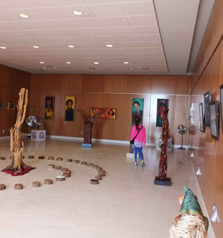 Iš kelionių skrynelės. Kelių kartų paroda