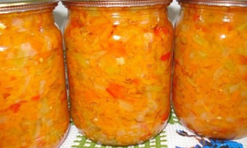 Sriubai - morkų, paprikos ir pomidorų mišrainė