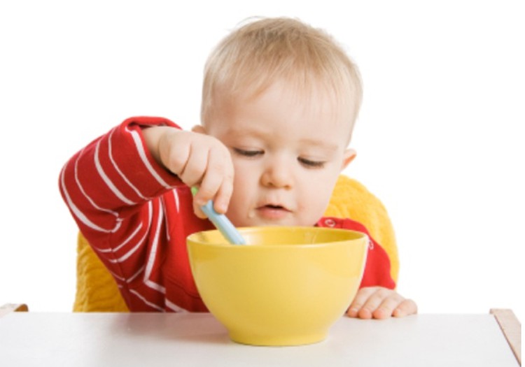 8 mažylių maitinimo klaidos