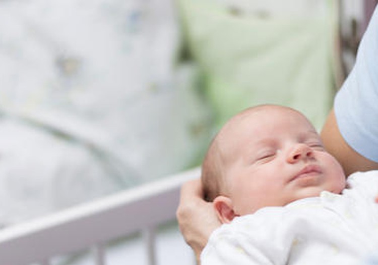 Kiek turi miegoti vaikas nuo gimimo iki 8 metų