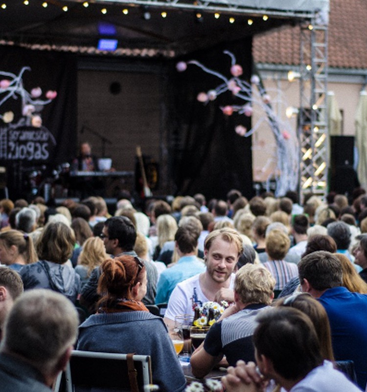 "Senamiesčio žiogo" festivalyje Kaune - A.Orlova ir bardai Storpirščiai