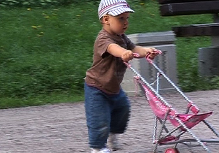 Ar laikomės berniukų ir mergaičių auginimo stereotipų?