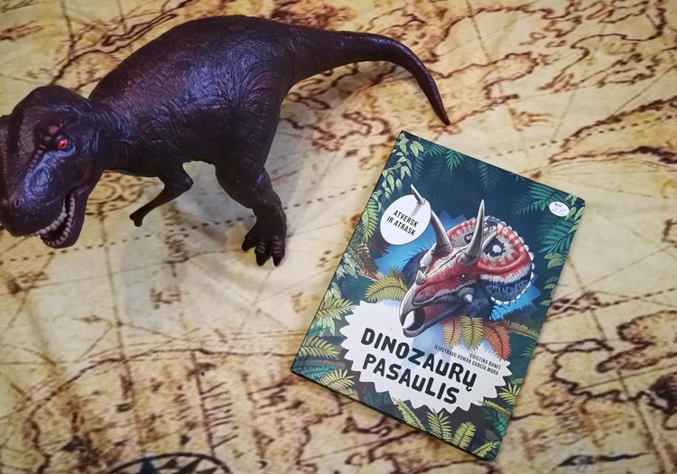 Dinozaurų užkerėtojo knyga