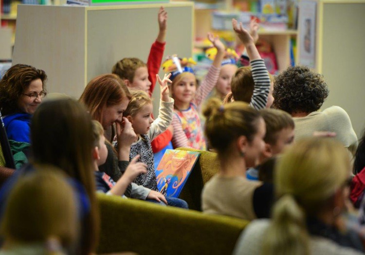 Kas ketvirtas vaikas perskaito mažiau nei vieną knygą per mėnesį 