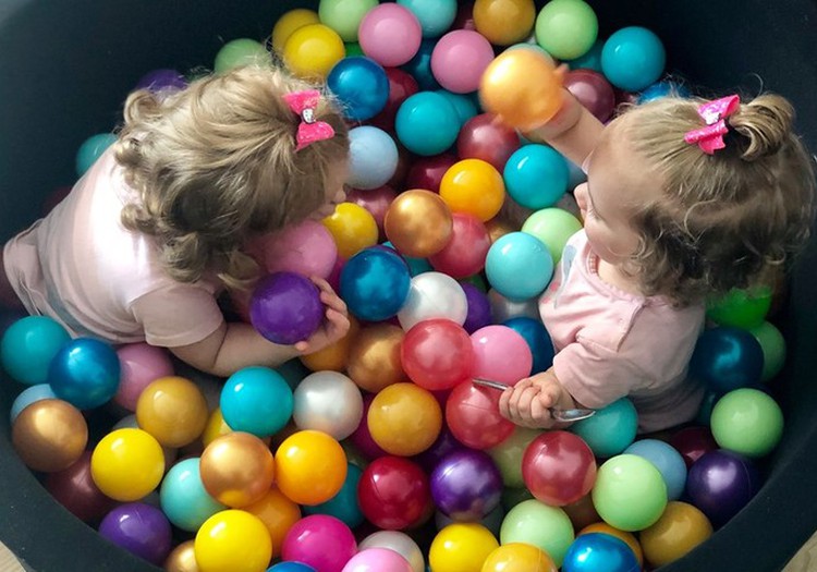 4 spalvoti eksperimentai: žaidžiame su vaikais