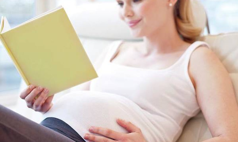 Dovana rašančioms būsimoms mamoms - knyga „Laiminga nėštukė, laimingas kūdikis!"