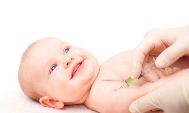 Ar paskiepijus kūdikį nuo meningokoko gali pakilti temperatūra?