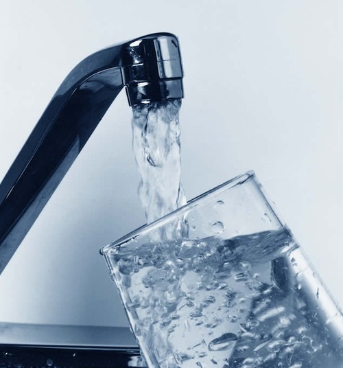 Ar geriate vandenį iš čiaupo?