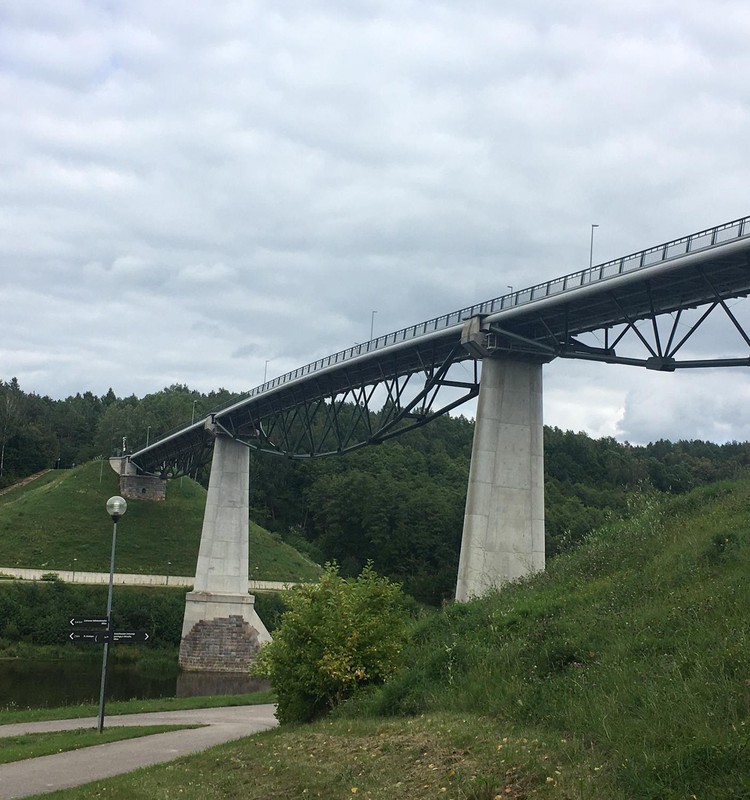 Vasaros tiltas: Baltosios Rožės tiltas