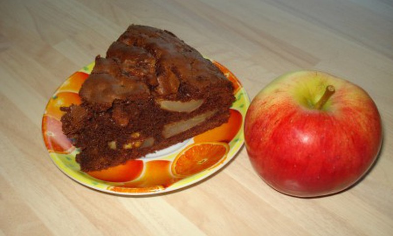 Šokoladinis pyragas su obuoliais