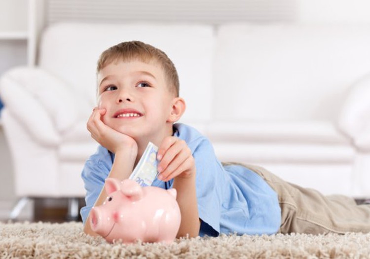 15 patarimų, kaip ugdyti vaikų finansinį raštingumą