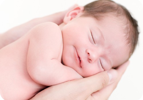 Kodėl kai kurie kūdikiai gimsta anksčiau