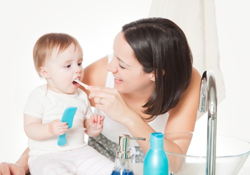 Odontologė: rūpintis dantų sveikata vaiką reikia mokyti nuo mažens