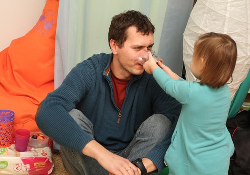 Nuo kada tėtis turi pradėti "būti tėčiu":  pataria psichologė Sonata