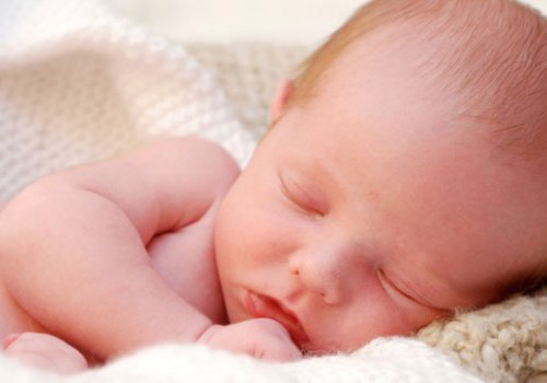 Ar reikia kūdikių miegui absoliučios tylos?