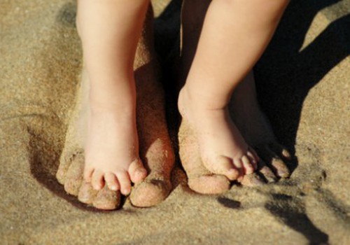 Kaip išsirinkti batus, kad vaiko pėda taisyklingai vystytųsi