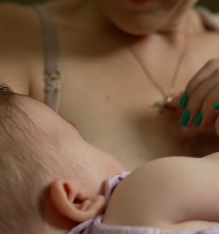 VIDEO: Kas yra kombinuotas kūdikio maitinimas?