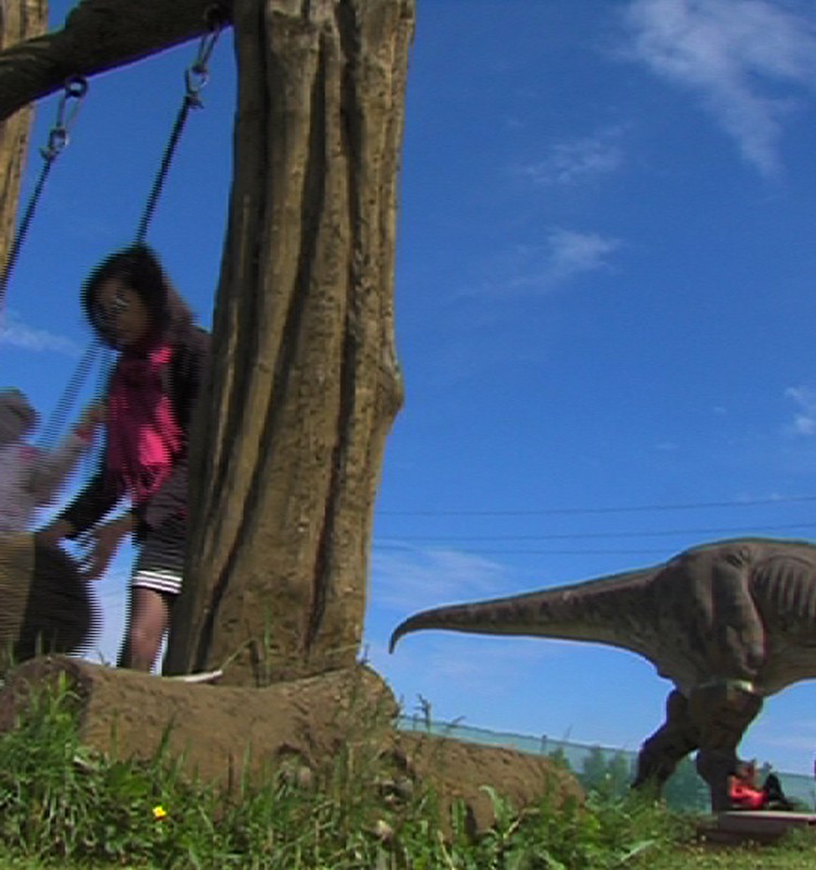 VIDEO "Vaikui atviras pasaulis": Žengiame pirmuosius žingsnelius DINO parke