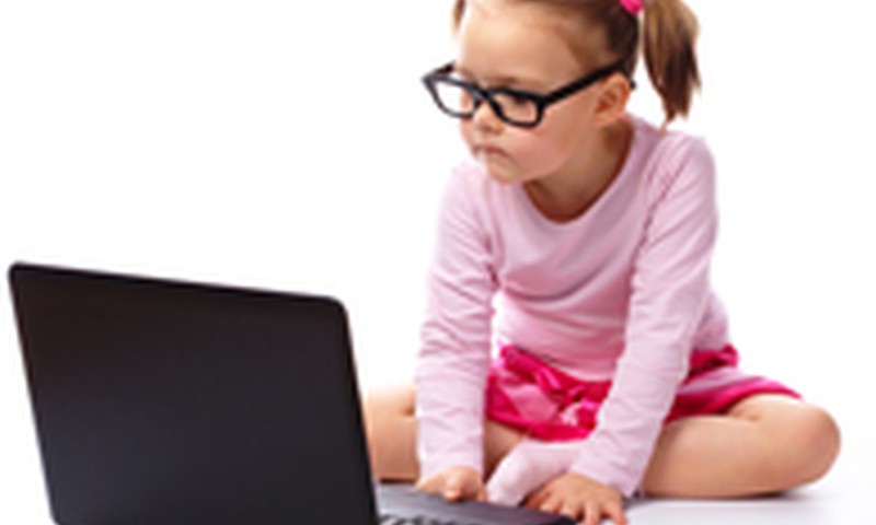 Vaikas prie kompiuterio: kaip išvengti neigiamų pasekmių