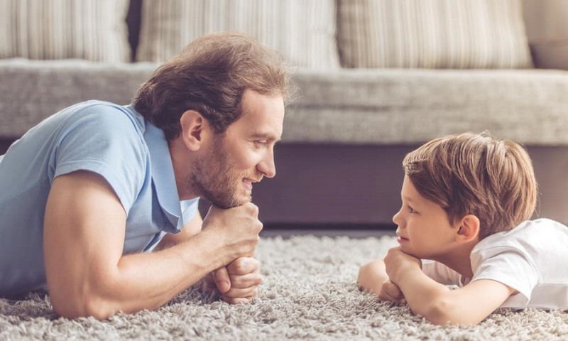 Kaip tėvo vaidmuo veikia berniukų emocinį pasaulį?