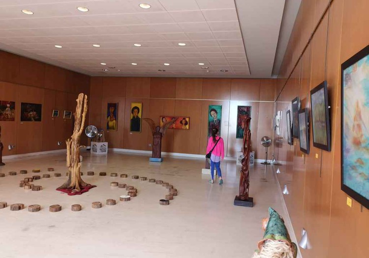 Iš kelionių skrynelės. Kelių kartų paroda