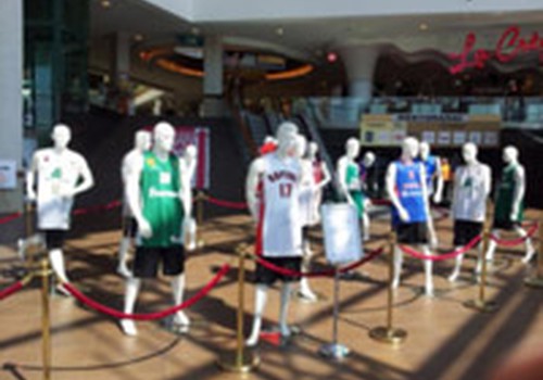 Labdaringame aukcione - 18 sporto žvaigždžių marškinėliai 