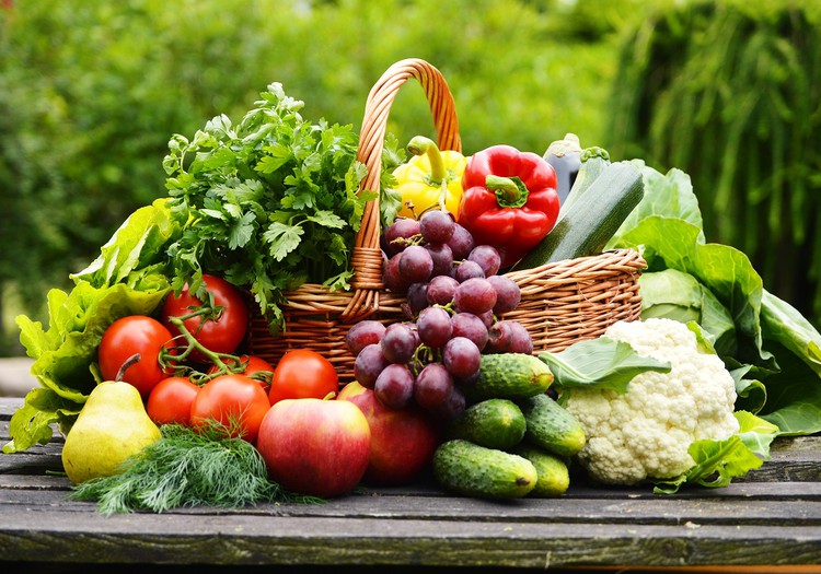 Ranka pasiekiami vitaminai: ką valgyti šį sezoną?
