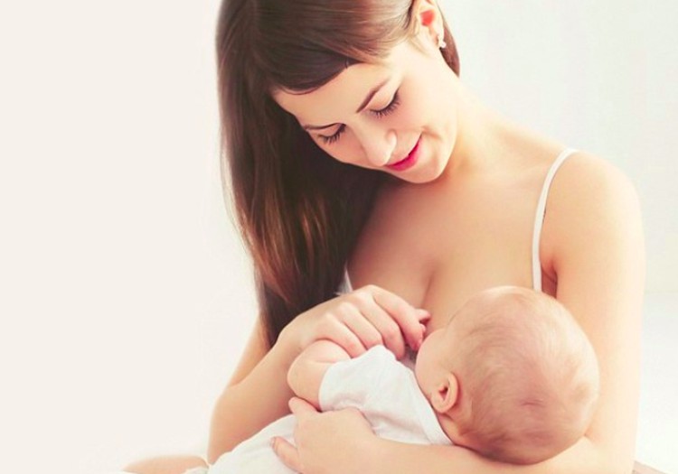 Mama: Kūdikis žinda be sustojimo - padėkite
