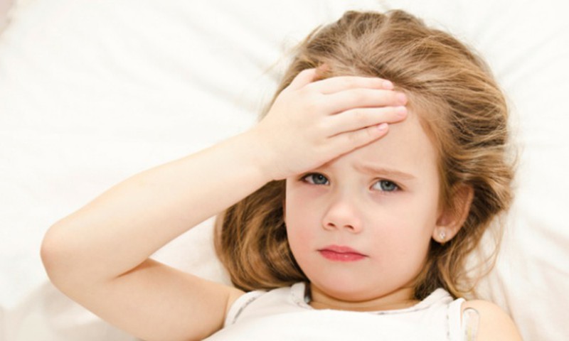 Psichologė: Susirgus vaikui nedera jo „pririšti prie lovos“