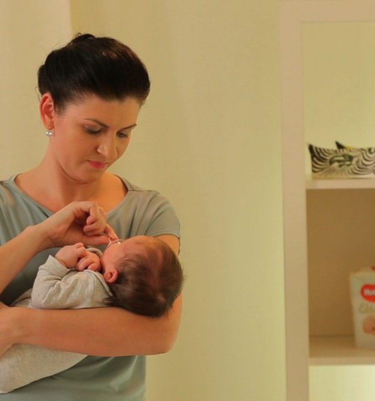 Kaip tinkamai aprengti naujagimį, einant į lauką?