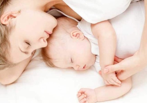 Ar saugu miegoti kartu su kūdikiu vienoje lovoje?