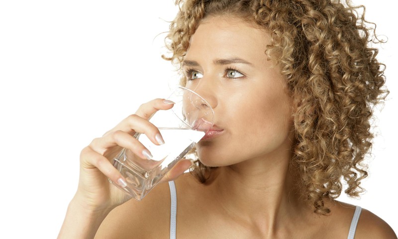 Kokį vandenį rinktis, kad jo išgertum daugiau?