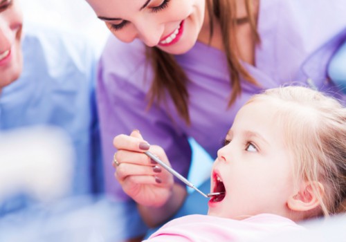 Vaikas bijo lankytis pas odontologą: kaip jį įkalbinti?