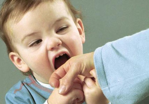 6 priežastys, kodėl vaikas būna agresyvus