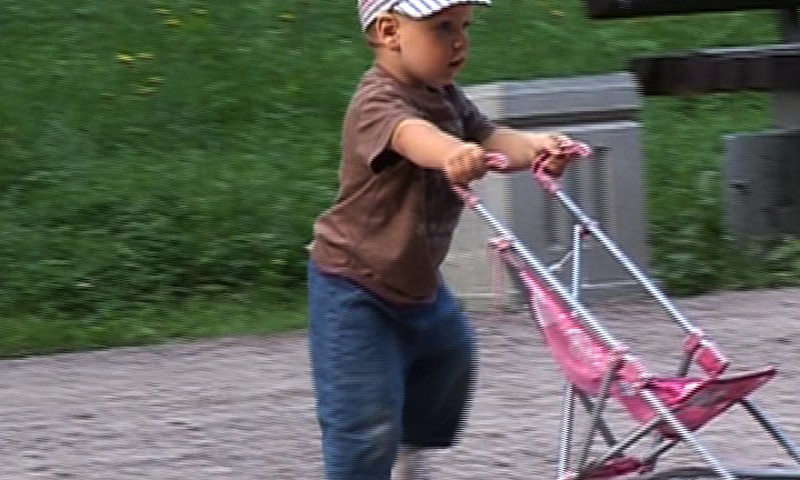Ar laikomės berniukų ir mergaičių auginimo stereotipų?