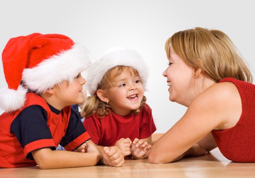 Apklausa: Kur, jūsų manymu, kalėdiniu metu privaloma nueiti su vaiku?