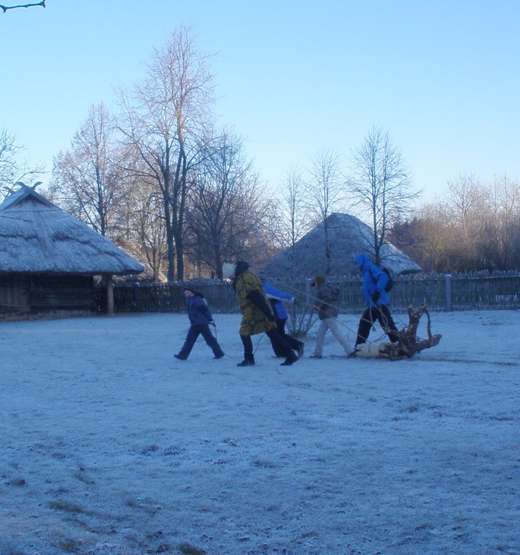 Gruodžio 27 dieną - Kalėdinio blukio deginimas