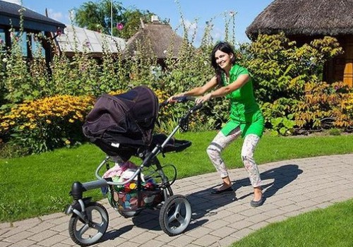 FOTO: Sportuokite, vaikščiodami lauke su mažyliu 