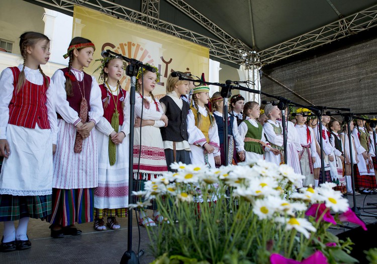 Kviečiame į tarptautinį folkloro festivalį „Skamba skamba kankliai"