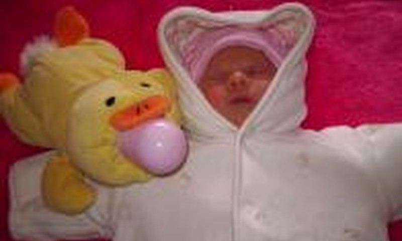 Mylimiausiai dukterėčiai...