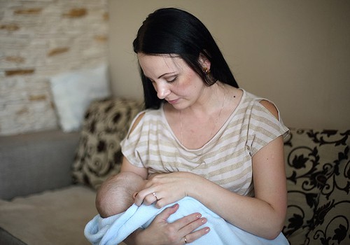 V.Kurpienė pataria: "Kūdikio pilvo pūtimas. Ko vengti maitinančiai mamai?"