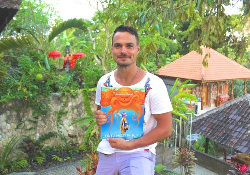 Leo Pobedonoscevas iš Bali siunčia dovaną vaikams 
