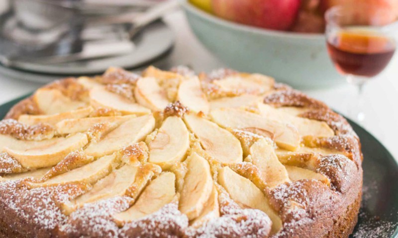Pakvieskime rudenį į namus: obuolių pyragų receptai