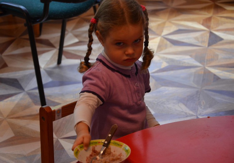 Auklėtojos: Saulutės savaitės pasiekimas – prie stalo sėdi su visais vaikais ir geria arbatą