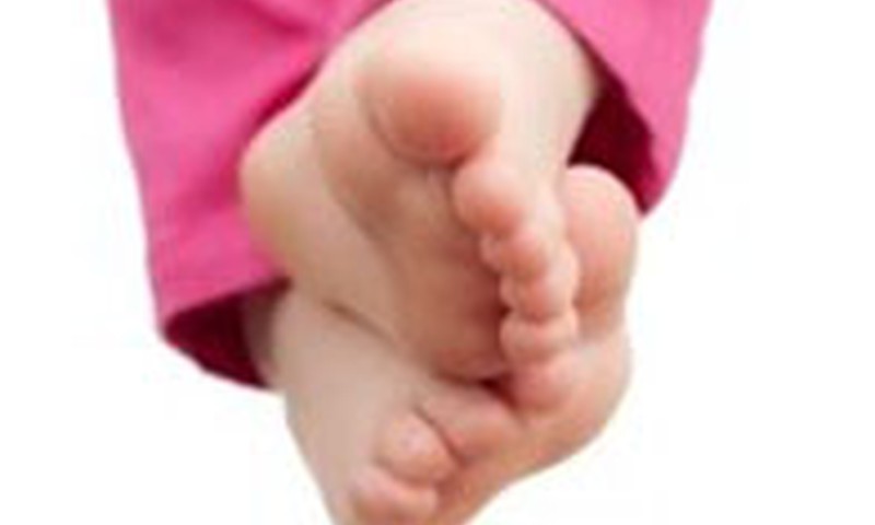 Vaikui skauda kojas. Ar gali būti peršalimo pasekmės?