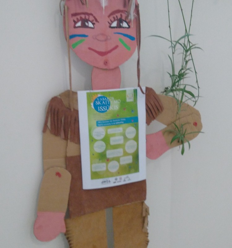 Mamyte, bibliotekoje radau „Bjaurusis Aš“.
