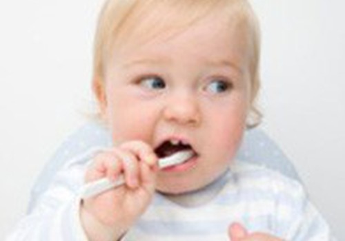 Kas mažiau kenkia dantukams – šokoladas ar čiulpinukas?