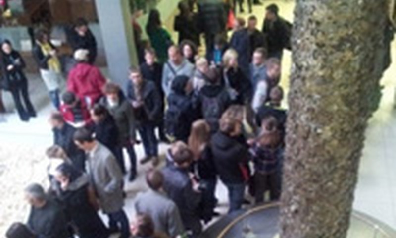 Pilietinės pareigos kaina - dvi valandos laukimo