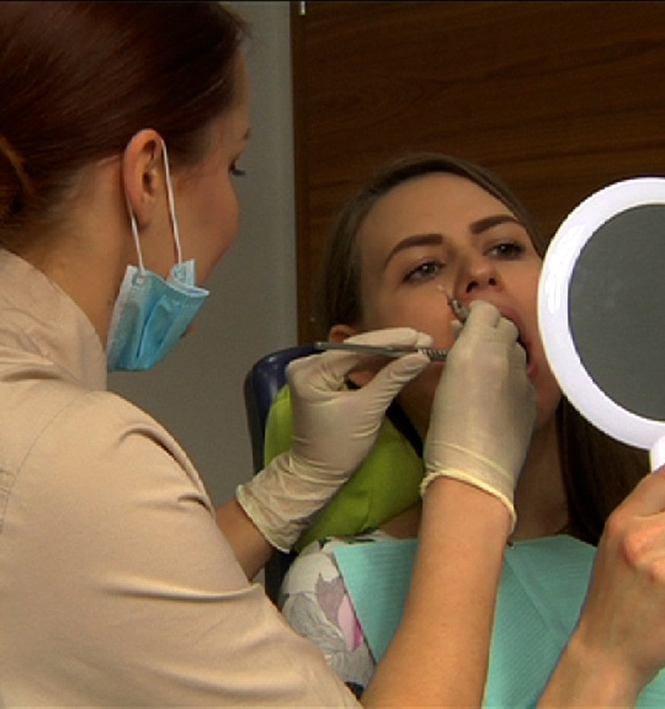 Dantų priežiūra nėštumo metu: pataria specialistai