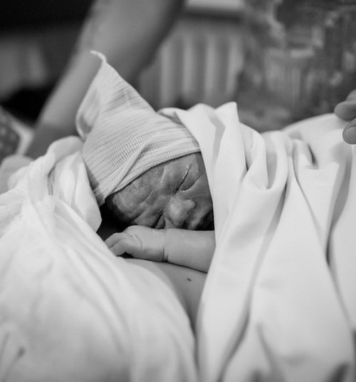 Gimdymai namuose Lietuvoje pirmąkart priimti oficialiai